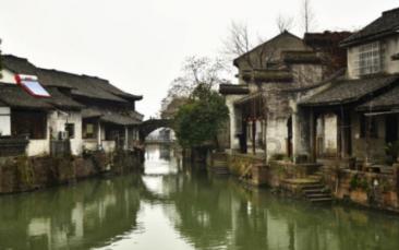 “生肖经济”带动黄金消费，电商平台上龙年金饰热度同比激增超500%
